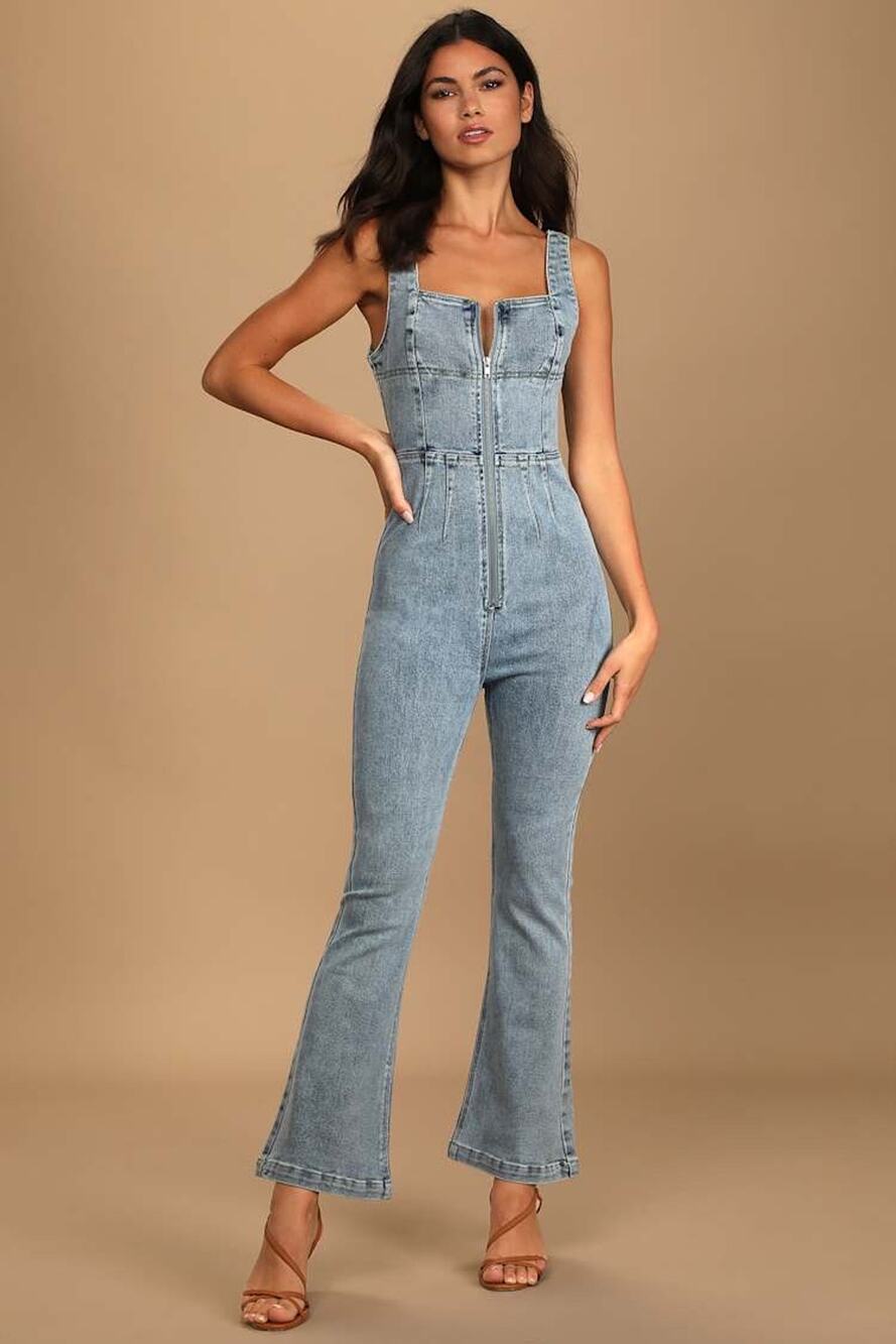 NWT Lulus Keep Groovin' Light Wash Denim Zip-Front Jumpsuit Blue Party Size L